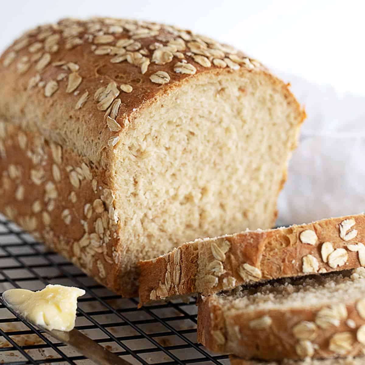Самодельный хлеб. Хлеб для бутербродов. Хлеб для бутербродов овсяный. Торт хлеб. Хлеб с медом.