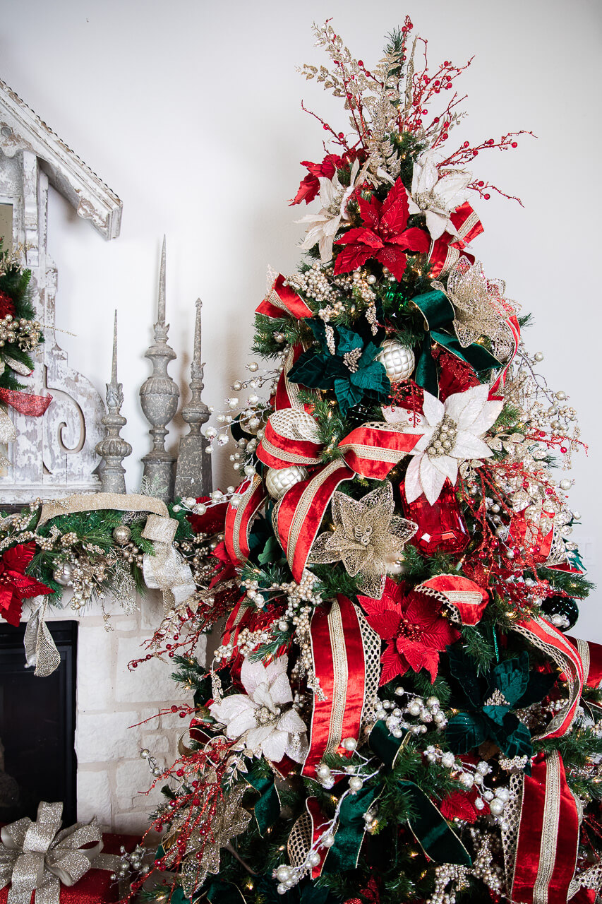Bring In The Gold Christmas Decorations Gold To Your Holiday Season