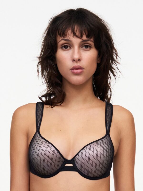 ‘Smooth Lines’ Covering Memory - the Perfect Bra