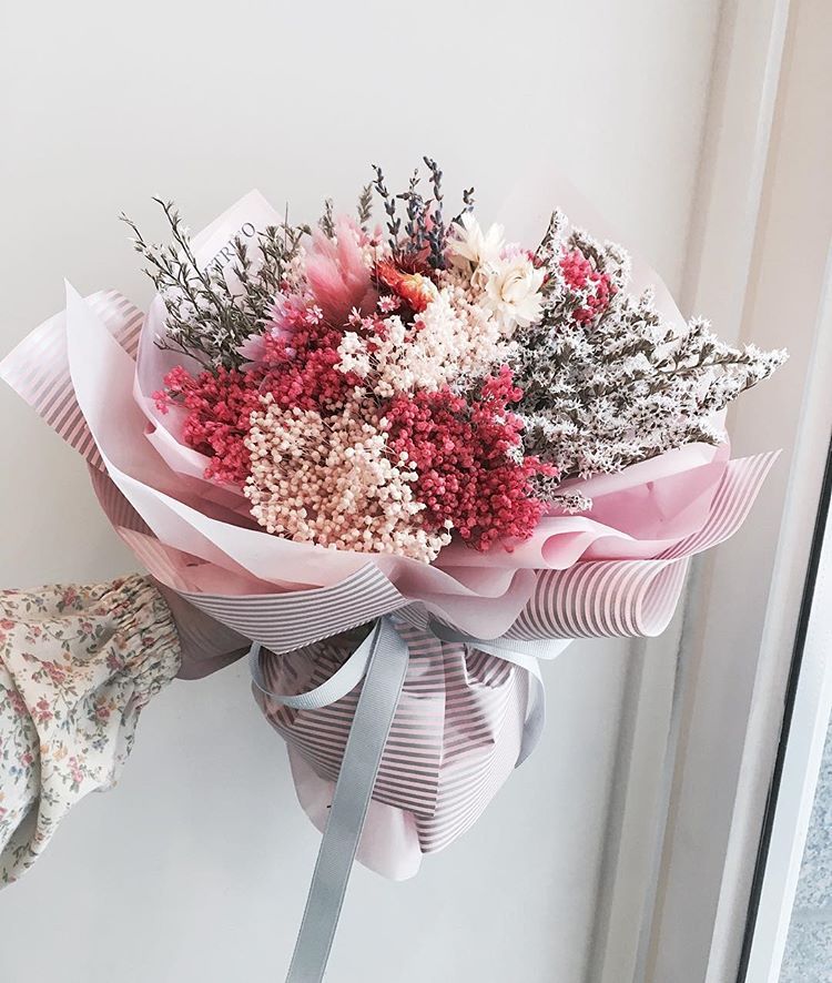 Bunch of flowers --> Flowers Pinterest: @FlorrieMorrie00 | Flores bonitas,  Arreglos florales, Floristería