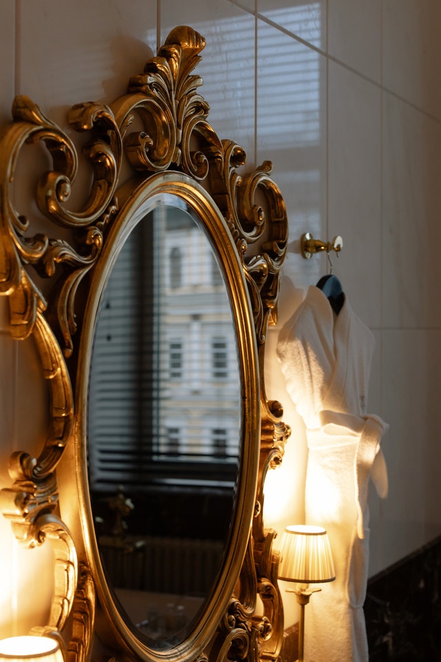How To Clean Antique Mirror Frames, Are Antique Mirrors Dangerous