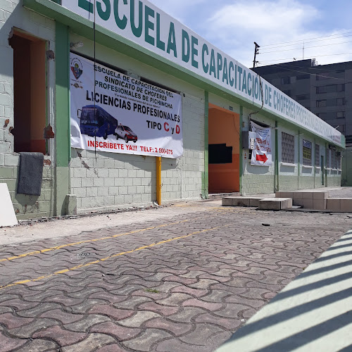 Opiniones de Sindicato de Choferes Profesionales De Pichincha en Quito - Escuela
