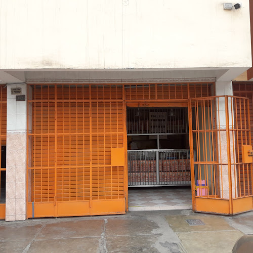 Jirón Gualberto Guevara 135 Altura Cruce de Av. Colonial, Av. Nicolás Dueñas y, Cercado de Lima 15107, Perú