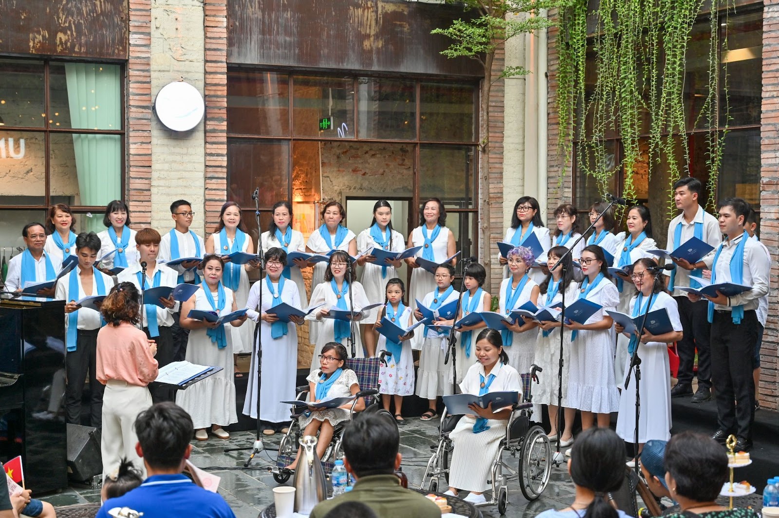 Hoà nhạc "Vì một Hà Nội đáng sống" diễn ra tại không gian sáng tạo trên phố Tây Sơn, Hà Nội