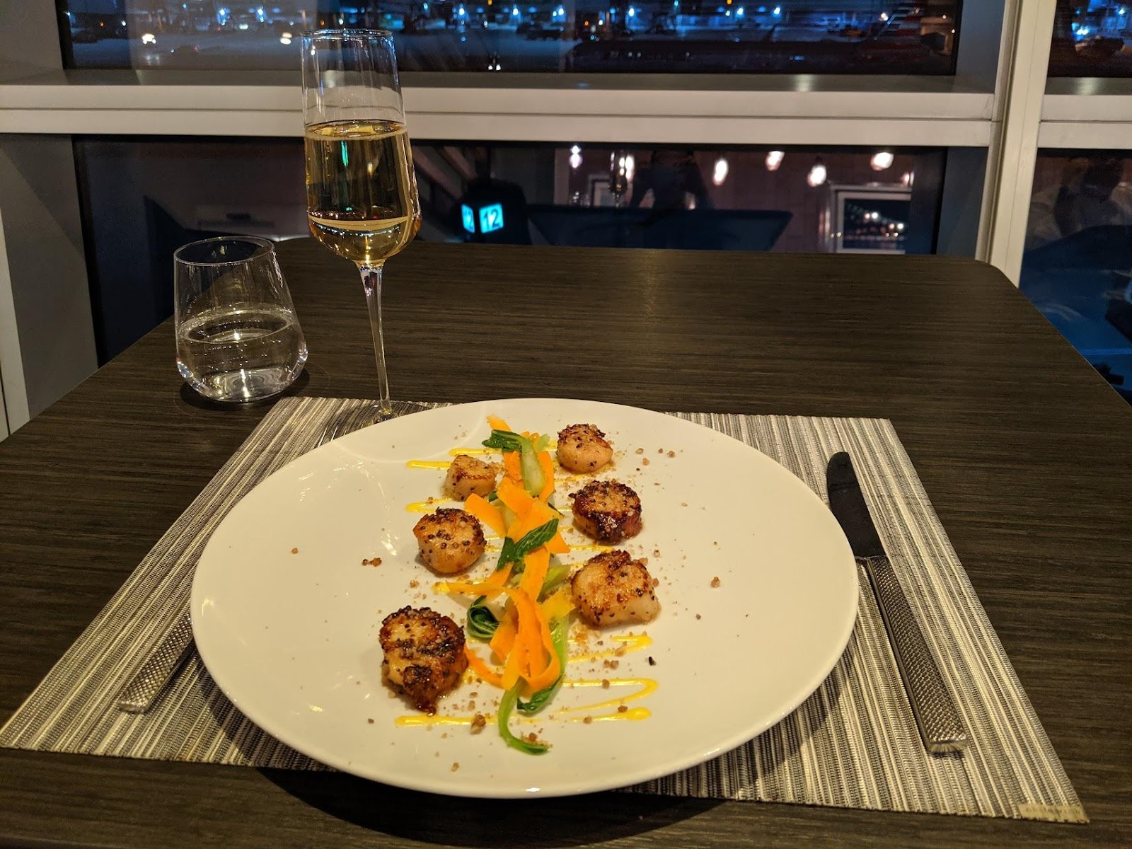 Flagship First Dining JFK Seared Diver Scallops
