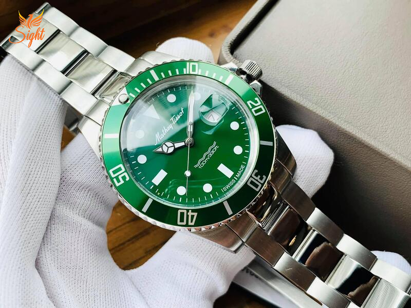 Mathey Tissot H9010AV mang đậm phong cách thể thao, trẻ trung, năng động