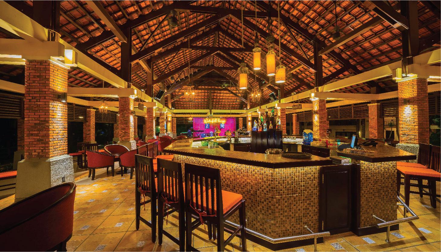 http://www.pandanusresort.com/images/news/75/331/409/pandanus-resort-mui-ne-700x400px-5.jpg