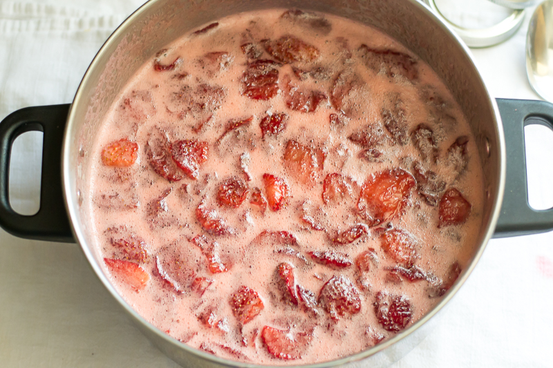 16-strawberry-jam-challenge-strawberry-jam-finished-cooking-flouronmyface.jpg