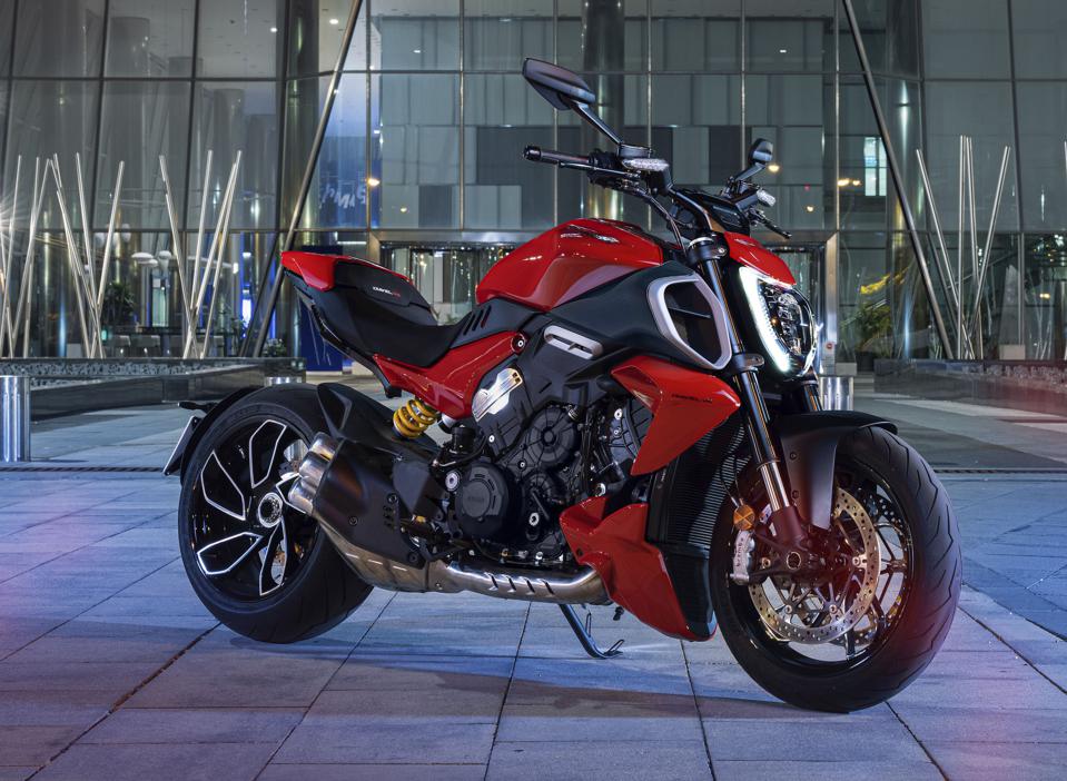 Ducati Diavel V4 bike