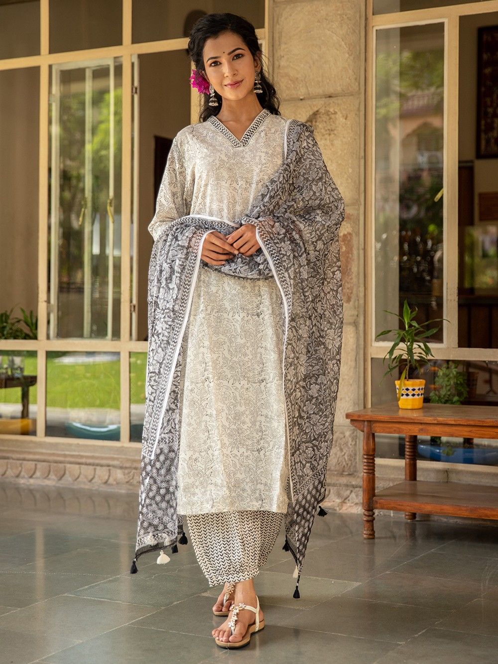 the loom - Off White Printed Cotton Suit