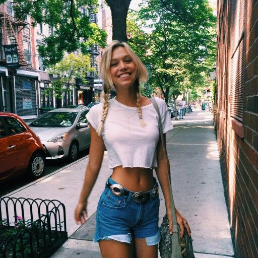 Alexis Ren Looks for Less: Alexis Ren Casual Summer Outfits