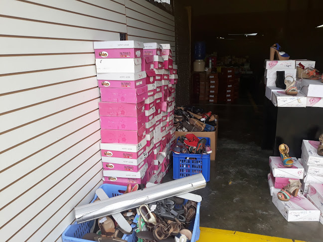 Opiniones de Comercializadora de Insumo Y Calzado Comincalza Cia. Ltda en Cuenca - Zapatería