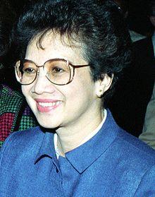 Female-Corazon_Aquino_1986.jpg