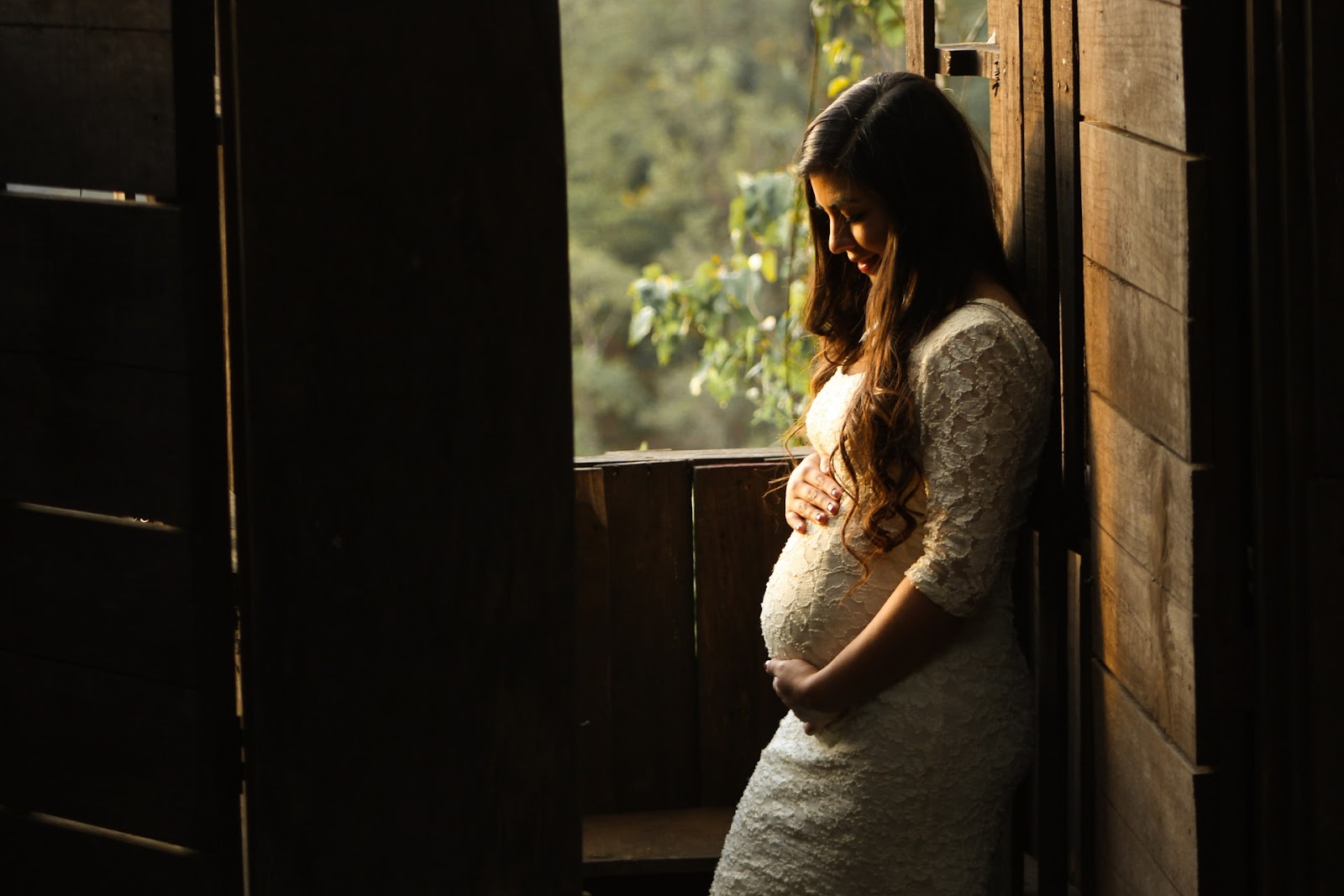 Fotografía de embarazadas: también puedes utilizar algunos de los recursos usados en fotografía newborn