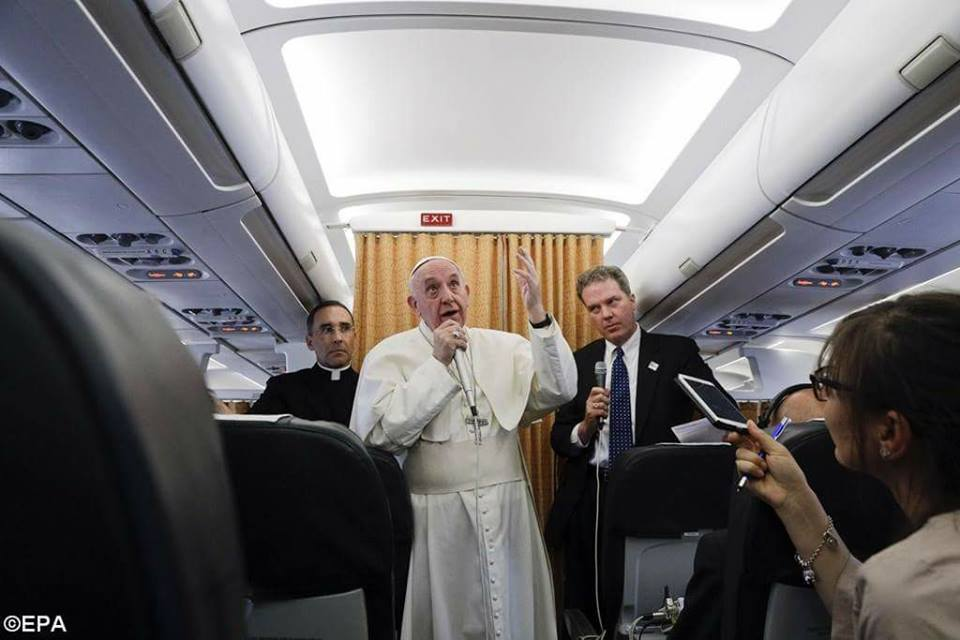 Toàn văn họp báo trên máy bay của Đức Thánh Cha từ Ai-cập