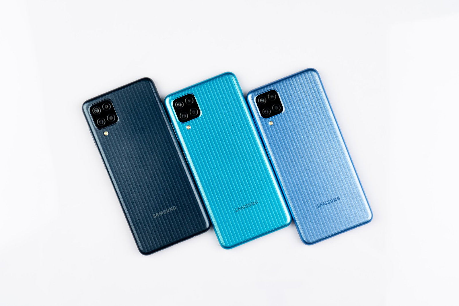 五千有找！Samsung Galaxy M12 開箱評測和實測體驗｜三星 M12 台版、90Hz 螢幕更新率、電量續航、高 CP 平價手機、公務機/小孩機/聯絡機/長輩機 PTT｜科技狗 - 90Hz 螢幕更新率, 90Hz螢幕, Galaxy M12, Galaxy M12 優缺點, Galaxy M12 評價, Galaxy M12 評測, Galaxy M12 開箱, M12, NFC, PTT, Samsung Galaxy M12, Samsung Galaxy M12 review, Samsung Galaxy M12 unboxing, 三星 M12 印度, 三星 M12 台版, 三星M12, 三星便宜手機, 三星公務機/小孩機/長輩機, 公務機, 實測, 小孩機, 平價手機, 聯絡機, 長輩機, 開箱評測, 體驗, 高 CP - 科技狗 3C DOG