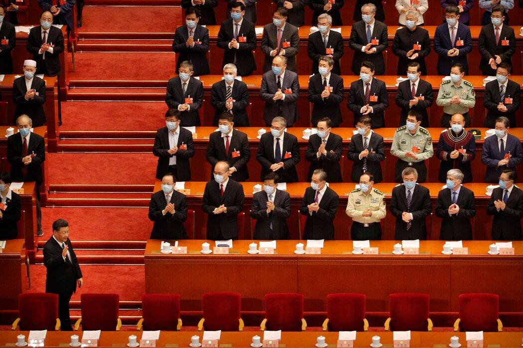 今年5月，习近平在北京参加中央政府最高议政机构的一次会议。10个月前，有人警告称这场新冠疫情会成为“中国的切尔诺贝利”。如今，习近平似乎在所有问题上都达到了自己的目的。