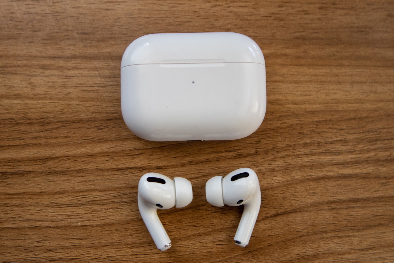 LIMPIAR AIRPODS  ¿AirPods sucios? Esta es la forma más fácil para  limpiarlos