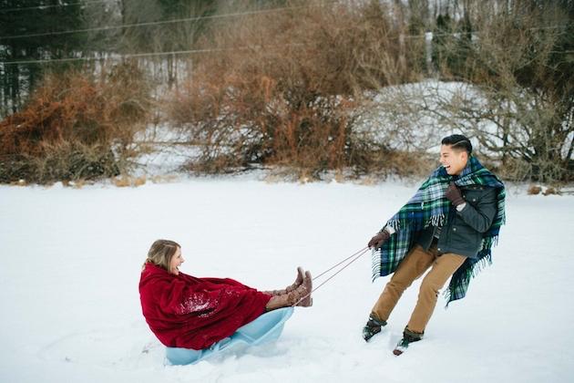 20-Non-Cheesy-Poses-for-Your-Engagement-Shoot-Bridal-Musings-Wedding-Blog-19