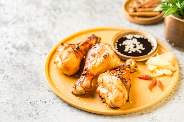 Бедрышки куриные в соево-медовом соусе, запеченные в духовке: рецепт с пошаговым фото