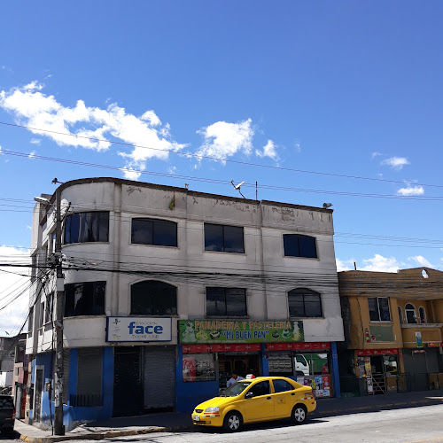 FaceSocialClub - Quito