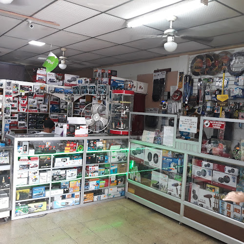 Opiniones de Super Bahía Del Auto en Guayaquil - Tienda de móviles
