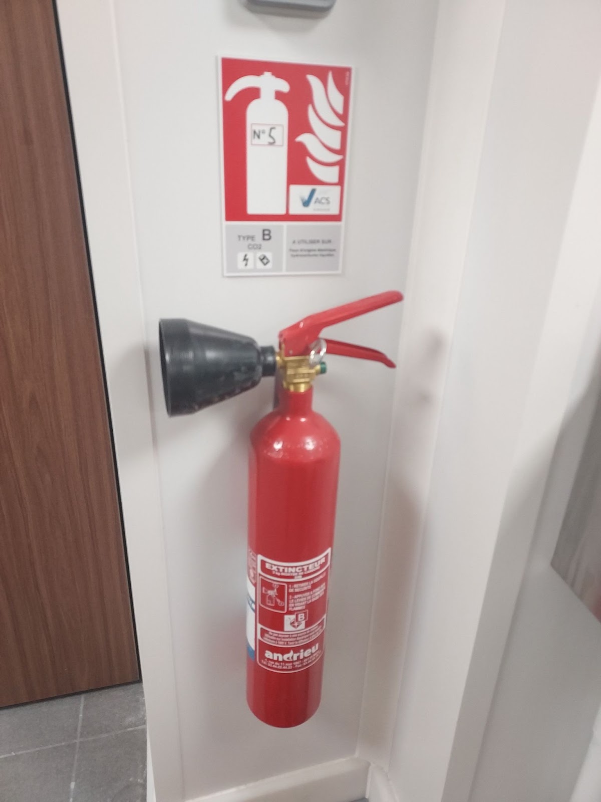 où placer un extincteur en entreprise