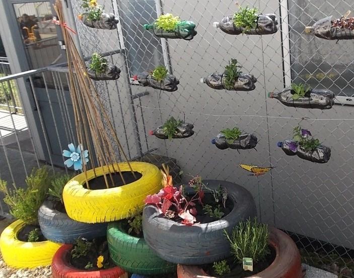 Memanfaatkan Barang Bekas Untuk Taman BARANG BARU Memanfaatkan Barang Bekas Untuk Taman BARANG BARU