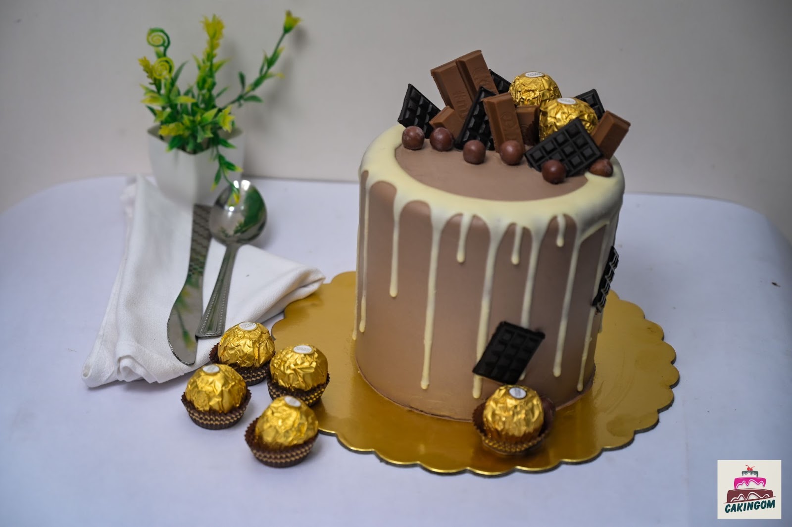 Chocolate Overloaded Piller Cake