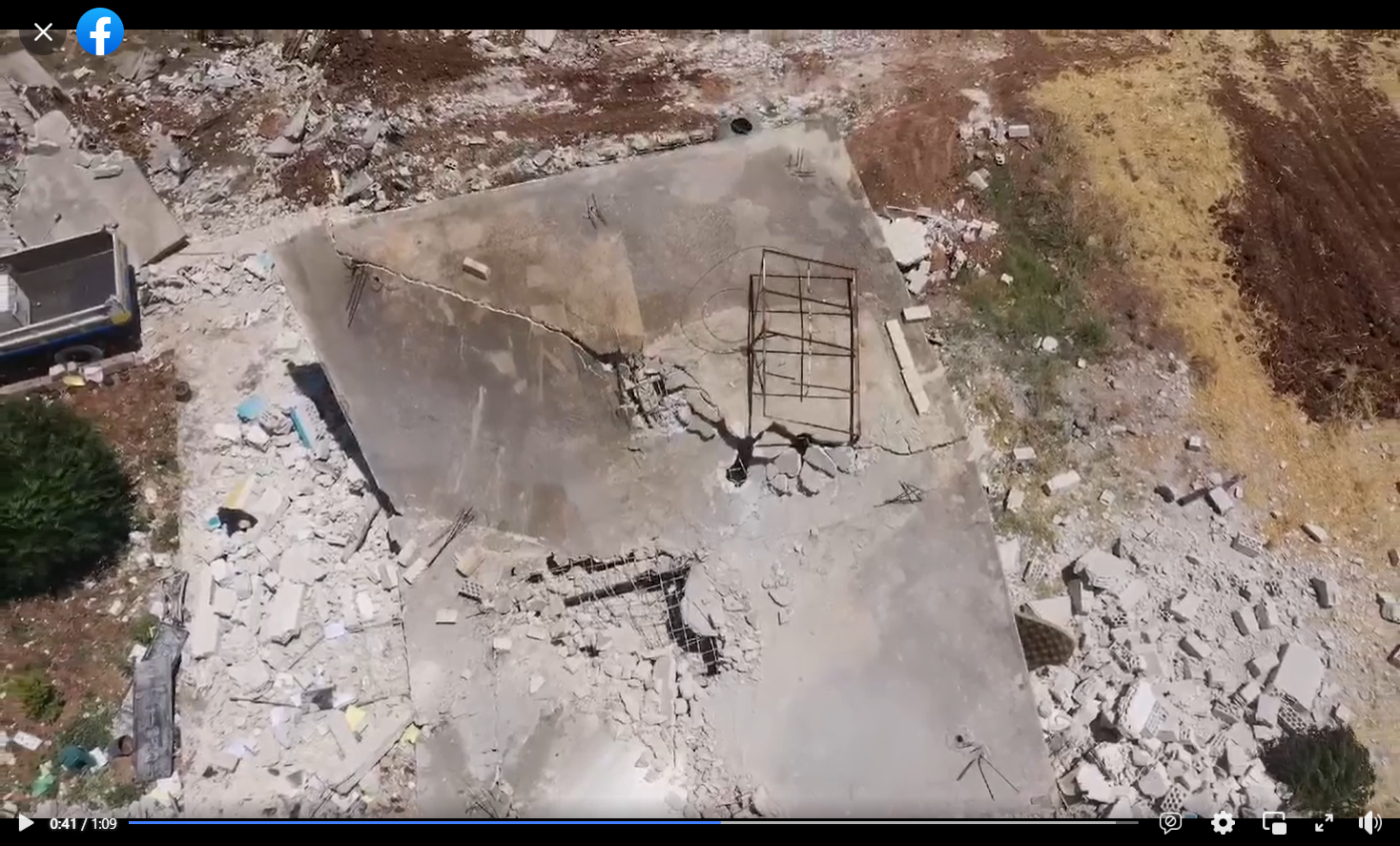صور مقتطعة من فيديو لآثار الدمار التي لحقت بمركز قسطون -المصدر: صفحة الدفاع المدني السوري -المديرية الجنوبية على فيسبوك