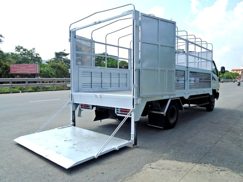Đóng thùng xe tải bửng nâng - Công ty Ô tô xe tải cấp 1