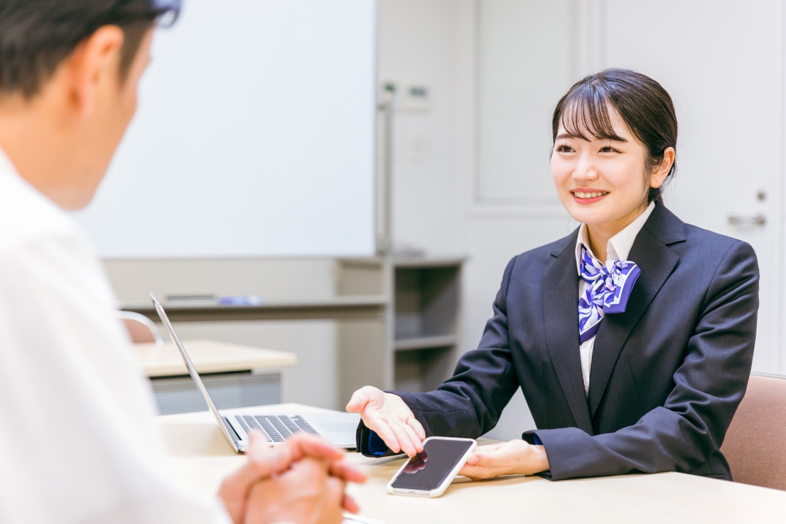 携帯電話業界の仕事内容