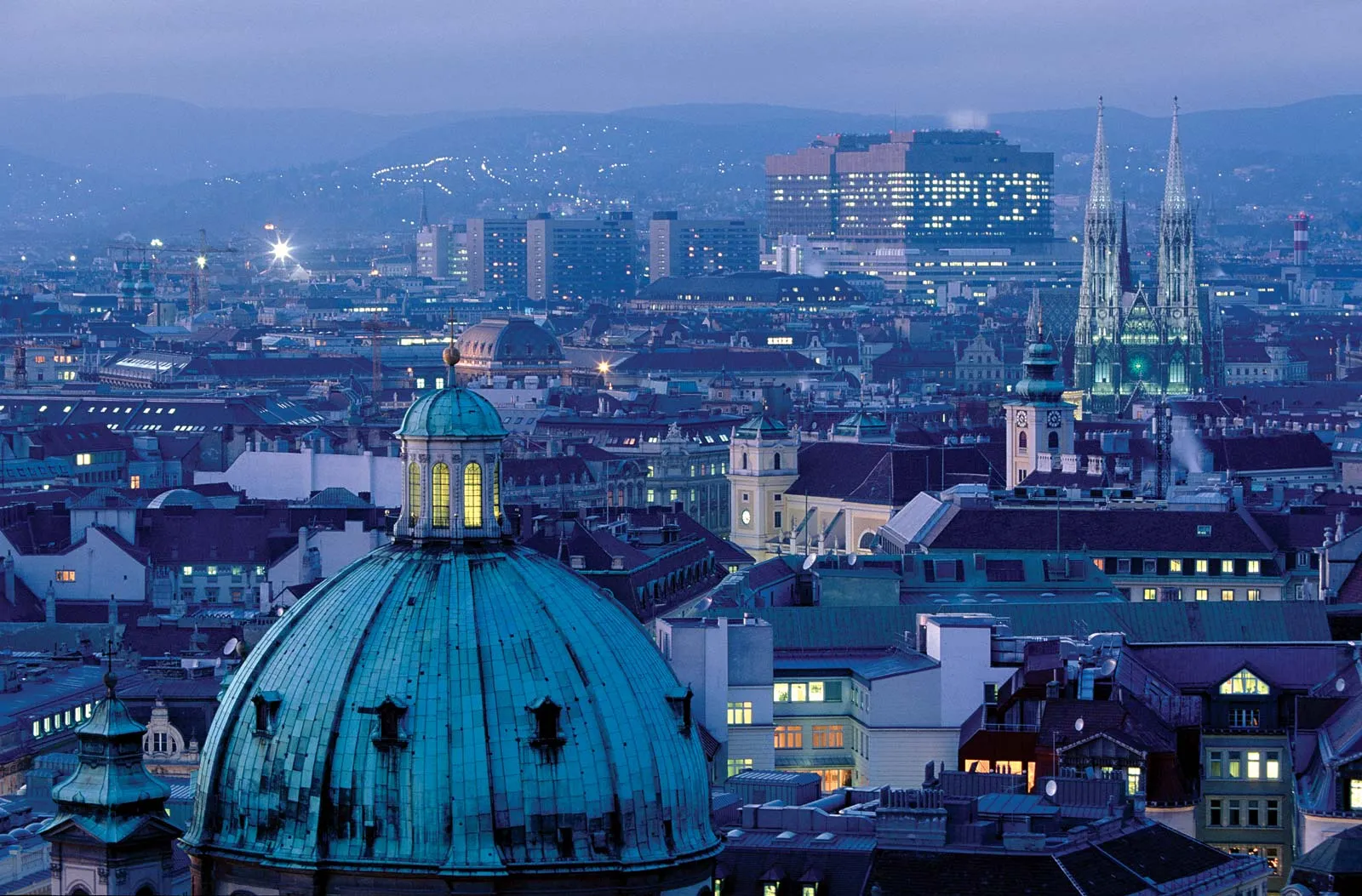 Tour du lịch Áo - Vienna - Thành phố đẹp nức tiếng không nên bỏ lỡ khi đi tour du lịch Áo
