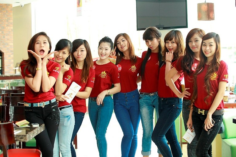 chon-mau-ao-thun-dong-phuc-nhu-the-nao-la-dep1.jpg