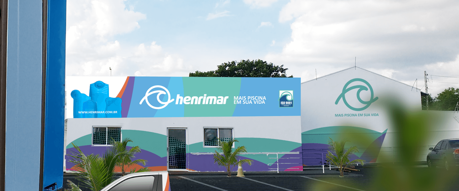 A Henrimar é uma empresa que atua no mercado de piscinas. 