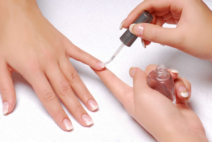 nhan vien lam nail