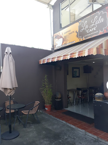 La Lola Café