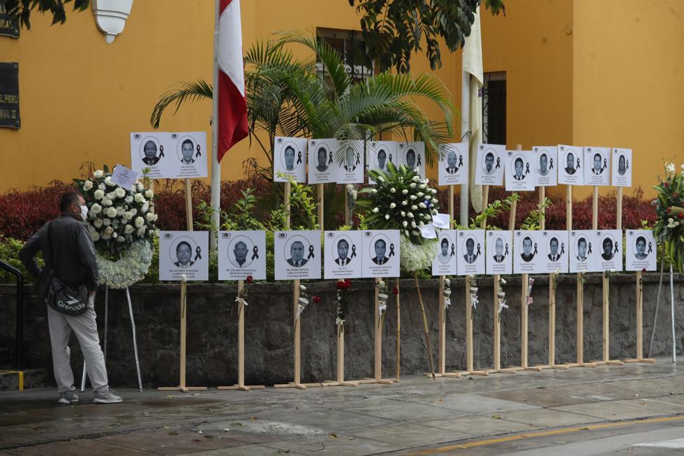 El Colegio Médico del Perú (CMP) rindió homenaje a los 45 doctores que fallecieron a causa del COVID-19 a nivel nacional. Foto: Rolly Reyna