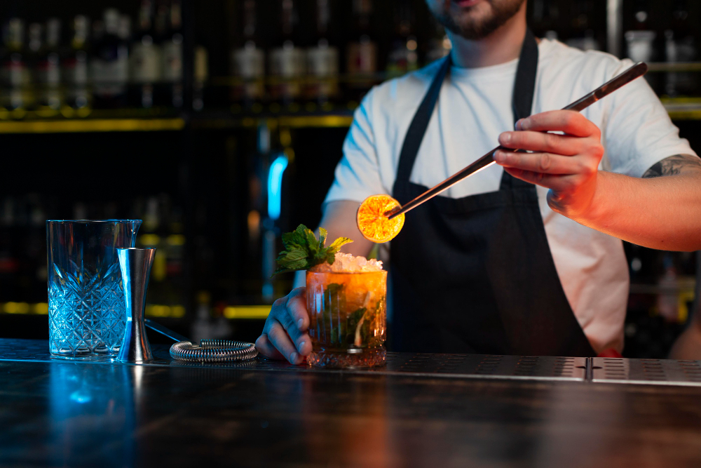 Crafting Effective CVs for the Food Industry: Bartenders, Chefs, and Managers