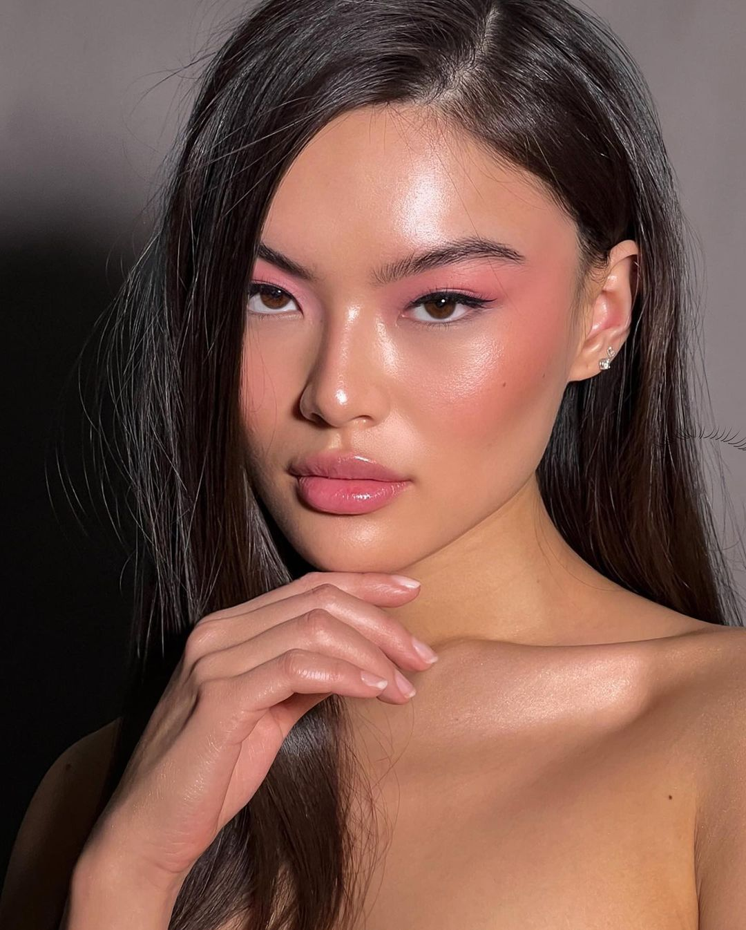 Monochromatic Peach Pink Makeup
