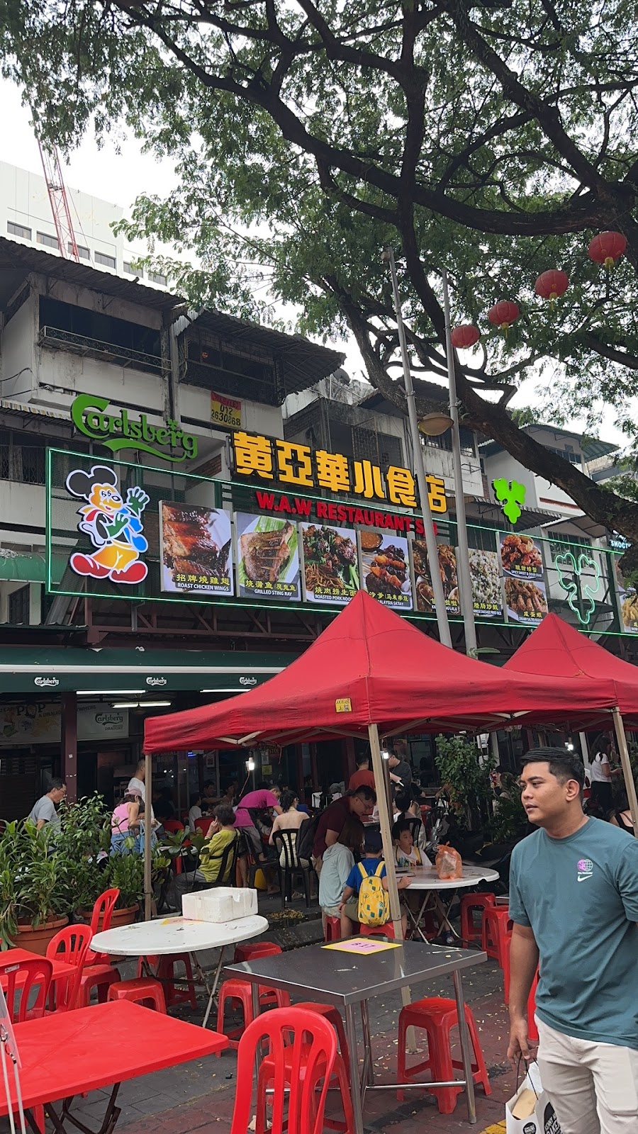 I brought my friends from macau to wong ah wah restaurant at jalan alor and the service was a major letdown | weirdkaya