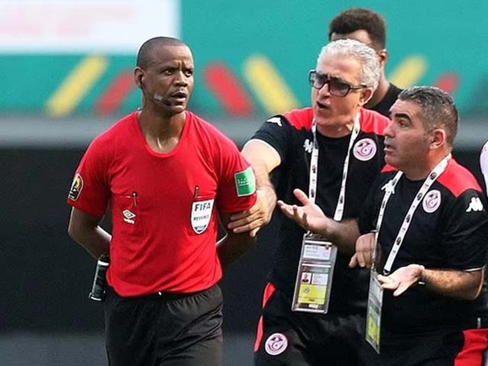 Trọng tài người Zambia bị BHL Tunisia khiếu nại