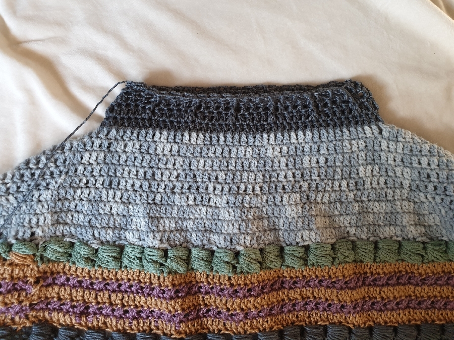 Crochet Sweet Love Poncho Free Pattern & Tutorial | Crochet Tribe