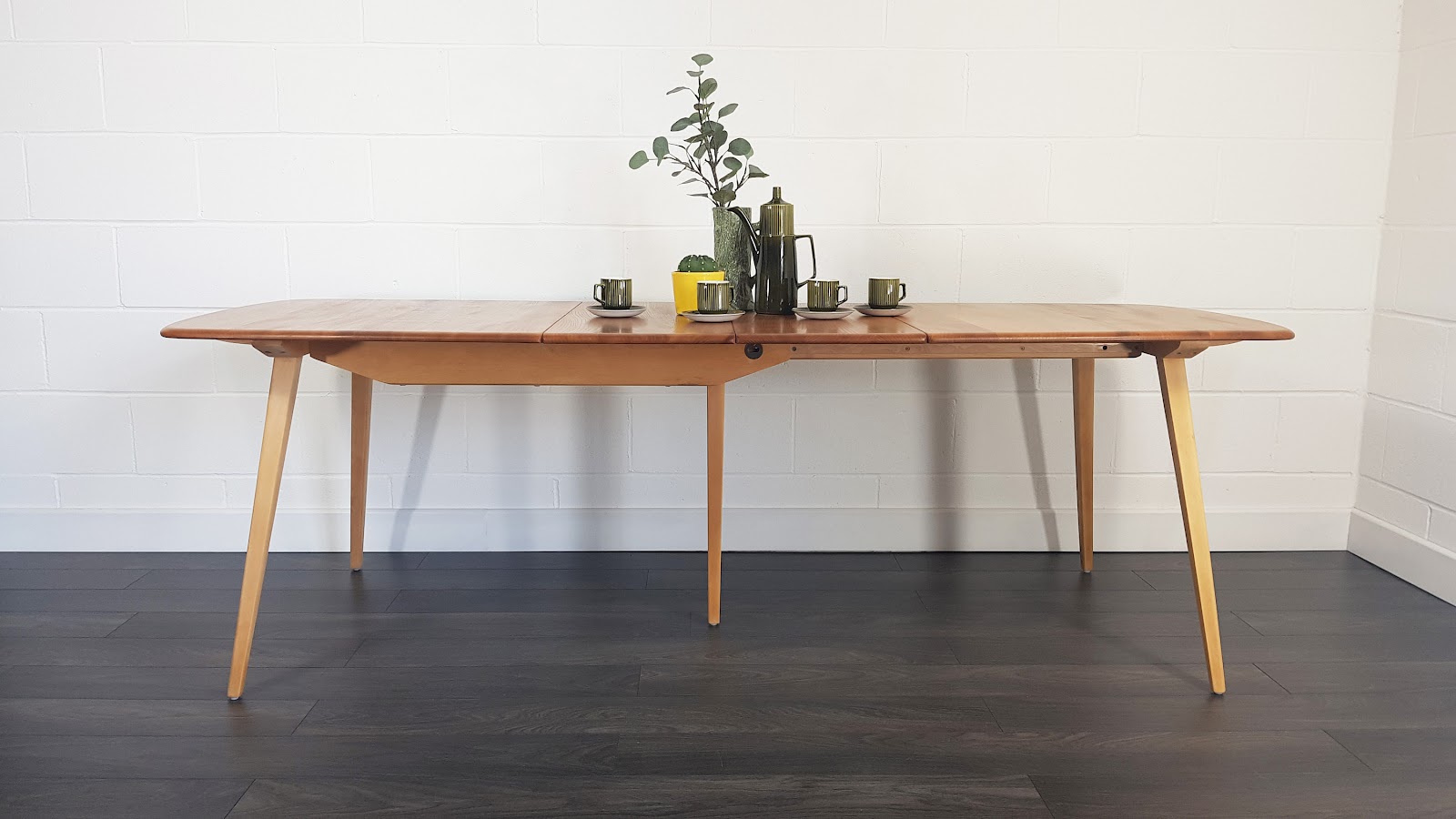 Gather friends and family around these stunning tables - Vinterior