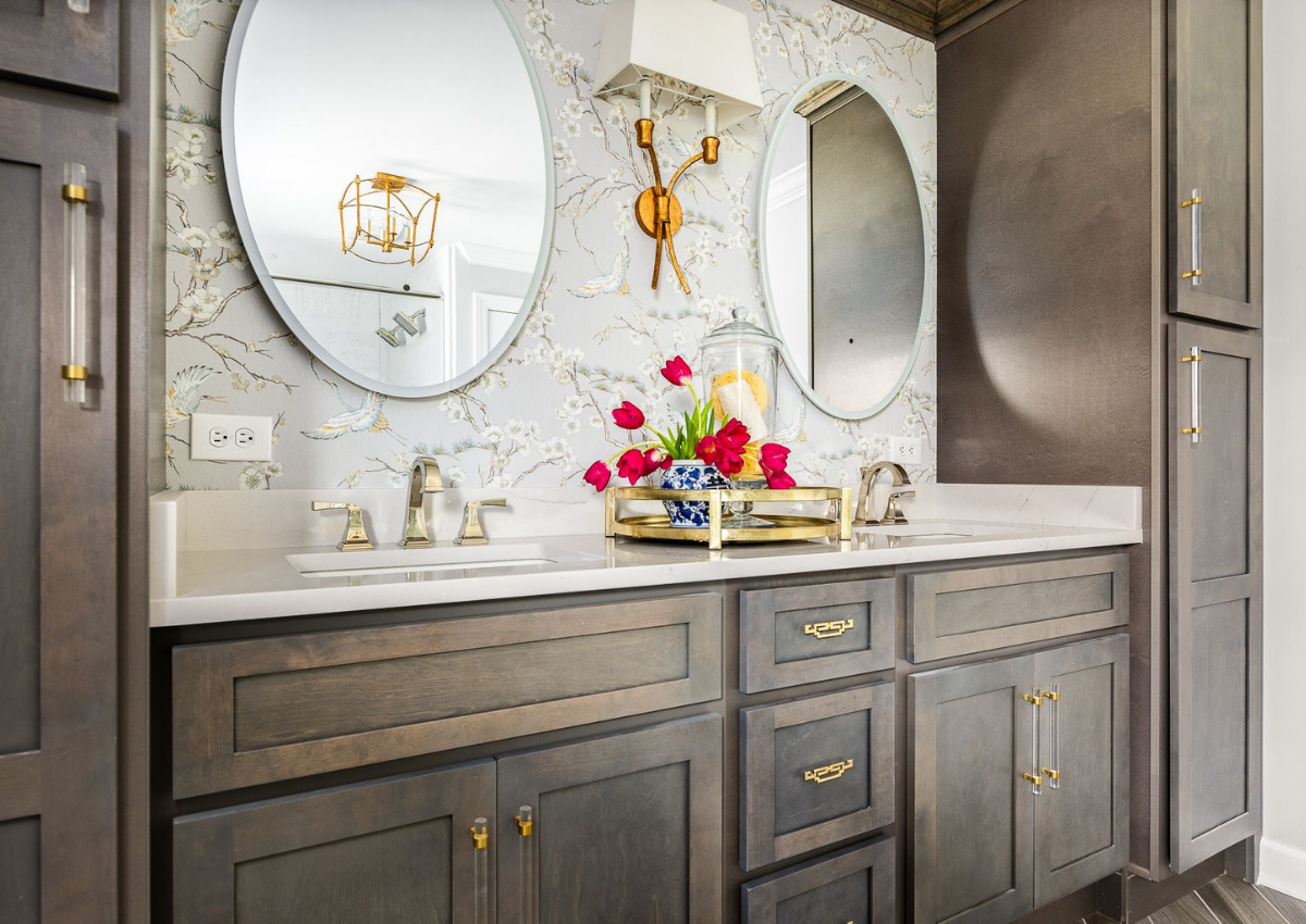 superior-construction-and-design-mt-juliet-tn-color-in-the-home-dark-wood-bathroom-gold-hardware-patterned-wallpaper