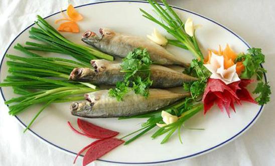 Cá nục hấp đặc sản Phú Yên làm say lòng du khách