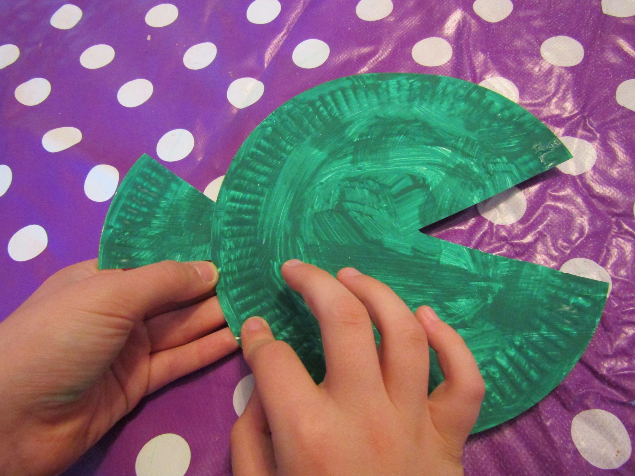 Step 6 - Paper Plate Fish - Great Little Rewards