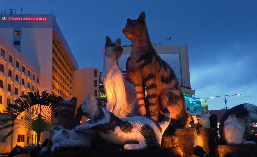 cat-statue-1024x626.jpg
