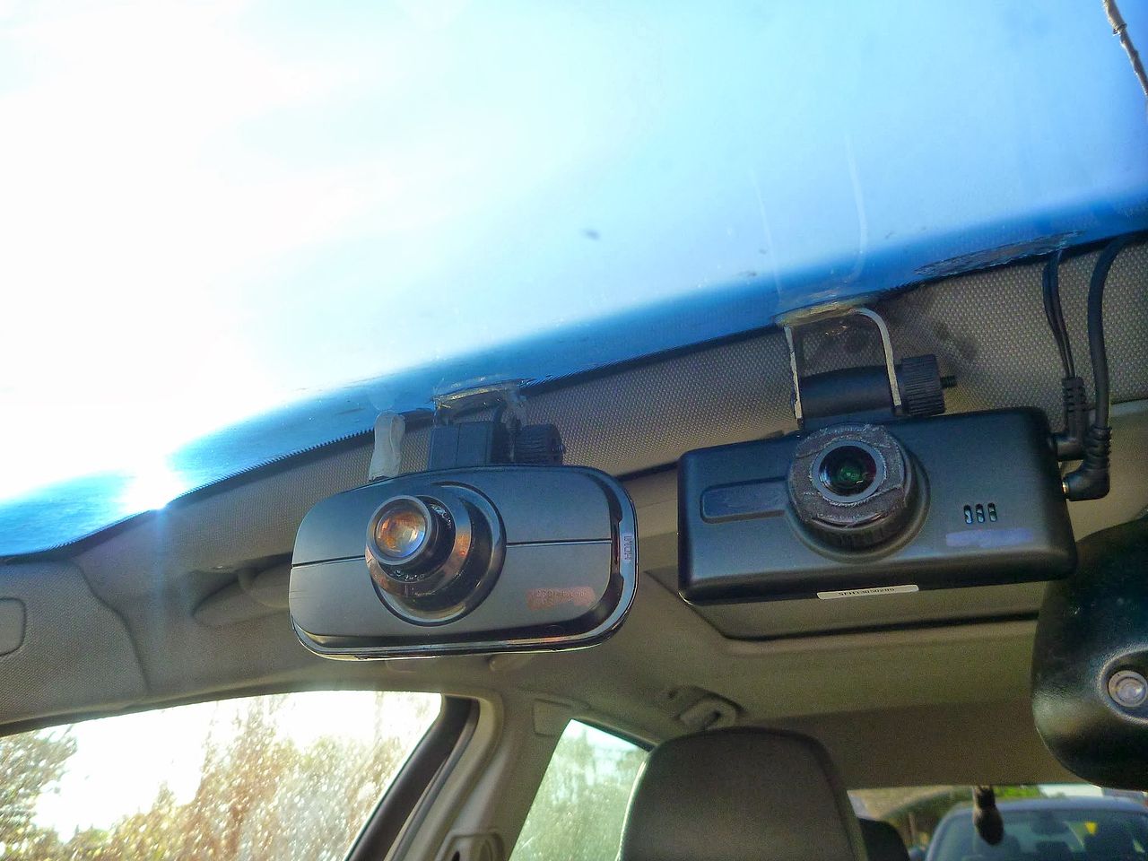This image shows the Car Dashcam in sunlight.
