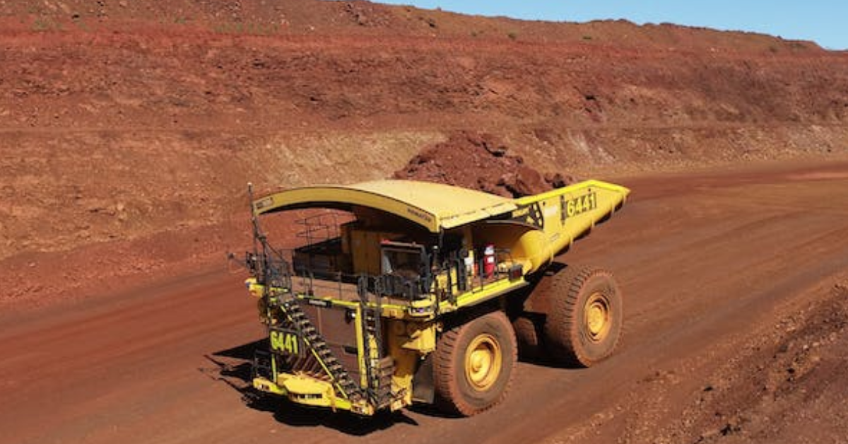  Komatsu 930E haul truck